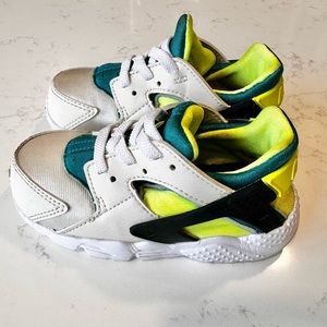 Toddler Nike slip on sneakers size 8